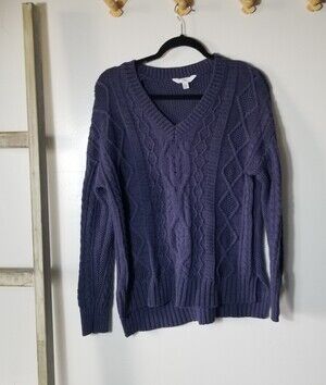 TIME AND TRU WOMEN'S BLUE V-NECK SWEATER SIZE SMALL